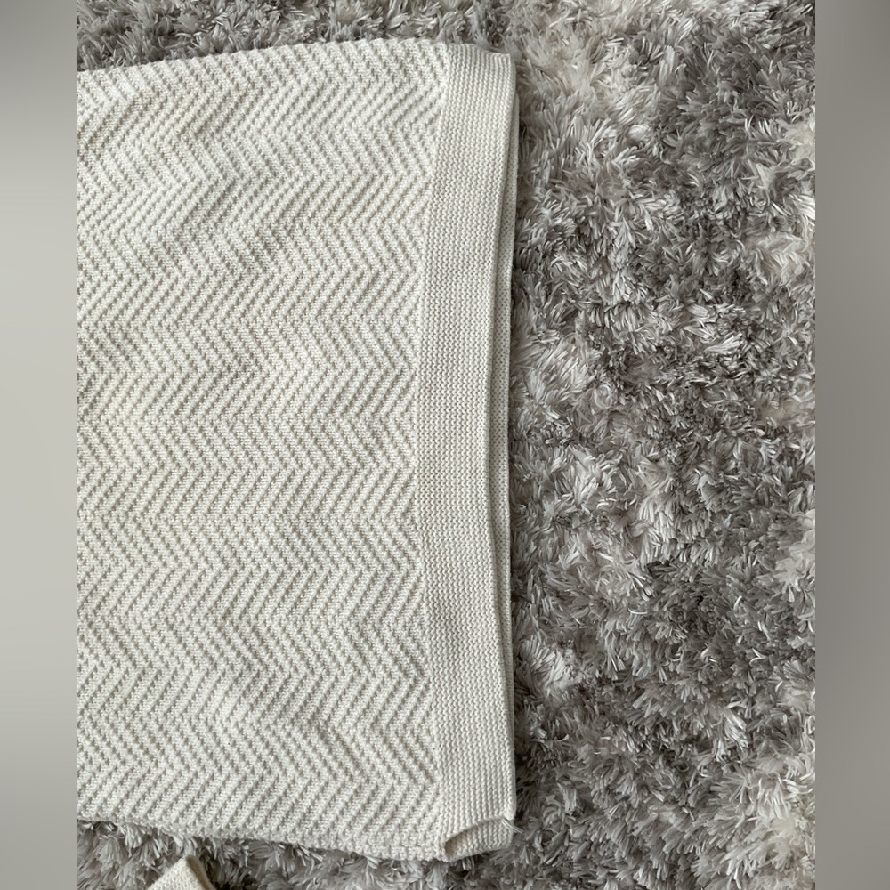 Cream Chevron Knit Sweater - Picture 6 of 6